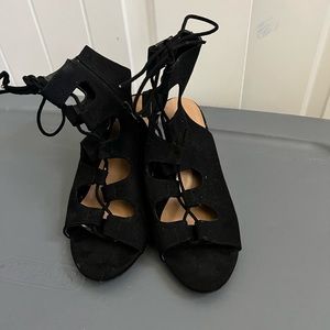 Black wedged heel